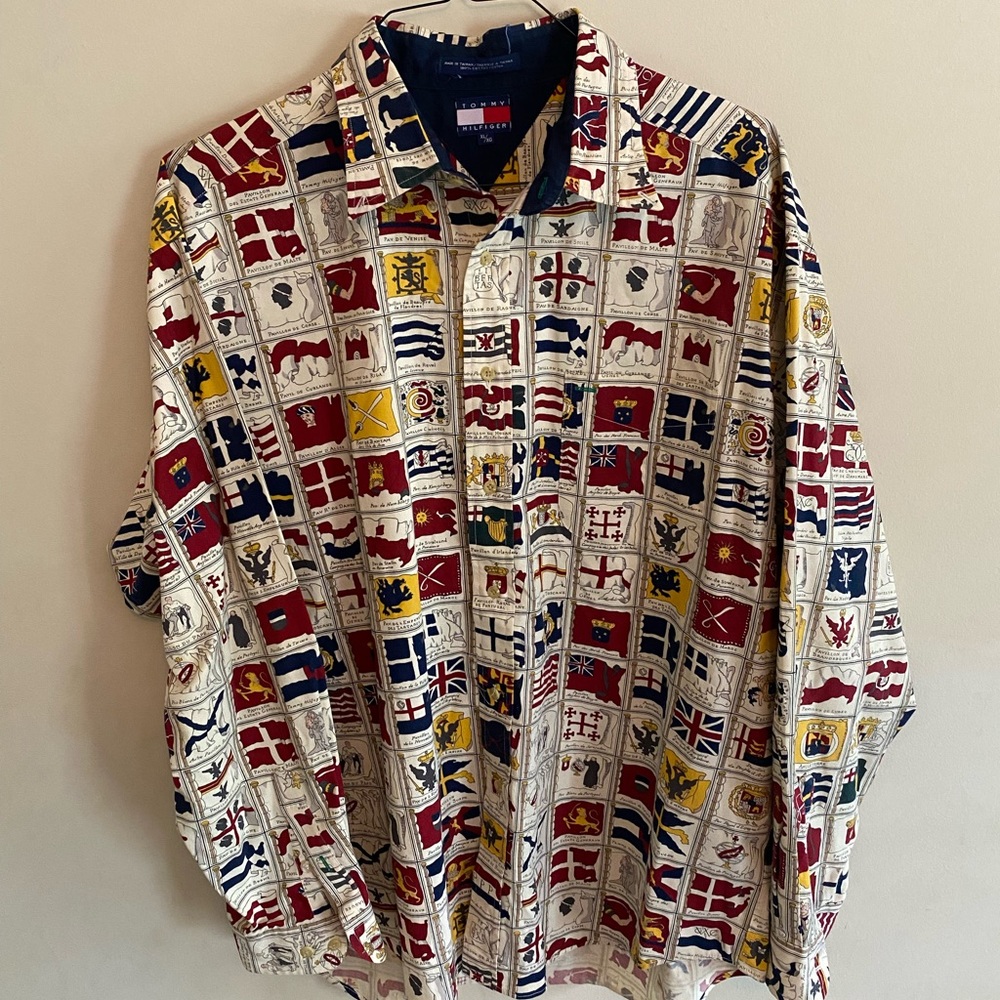 Vintage Tommy Hilfiger Button Down All-Over Flag Print. Size XL Like-new
